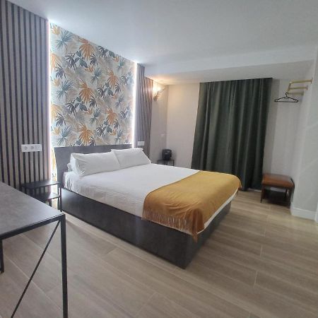 Hostal Fronton Alcobendas Eksteriør bilde