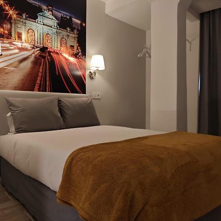 Hostal Fronton Alcobendas Eksteriør bilde