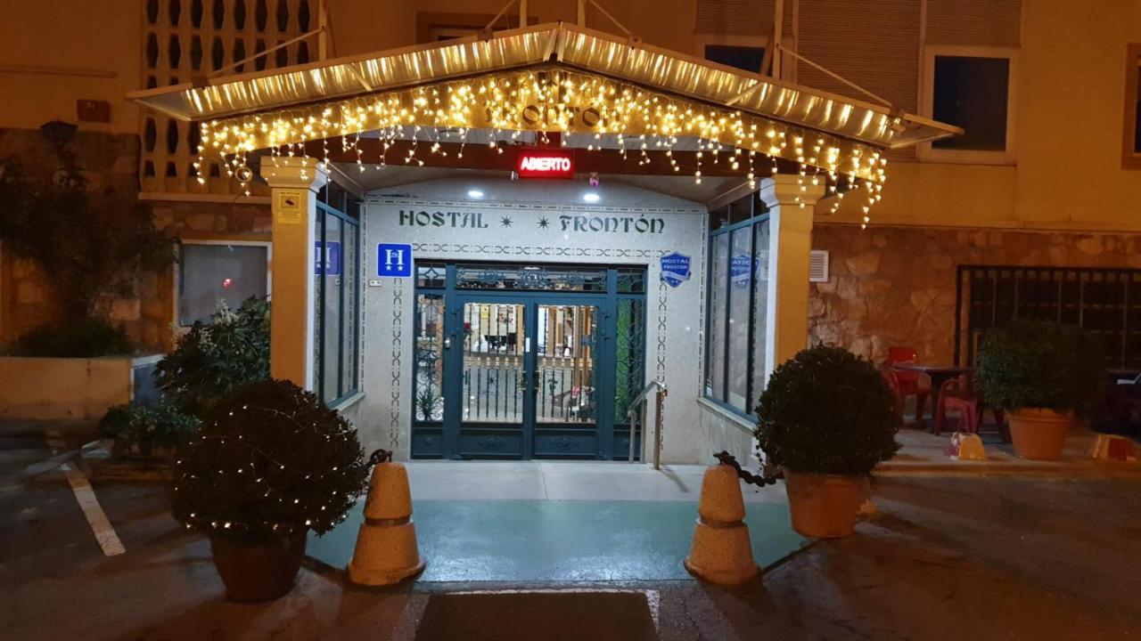 Hostal Fronton Alcobendas Eksteriør bilde