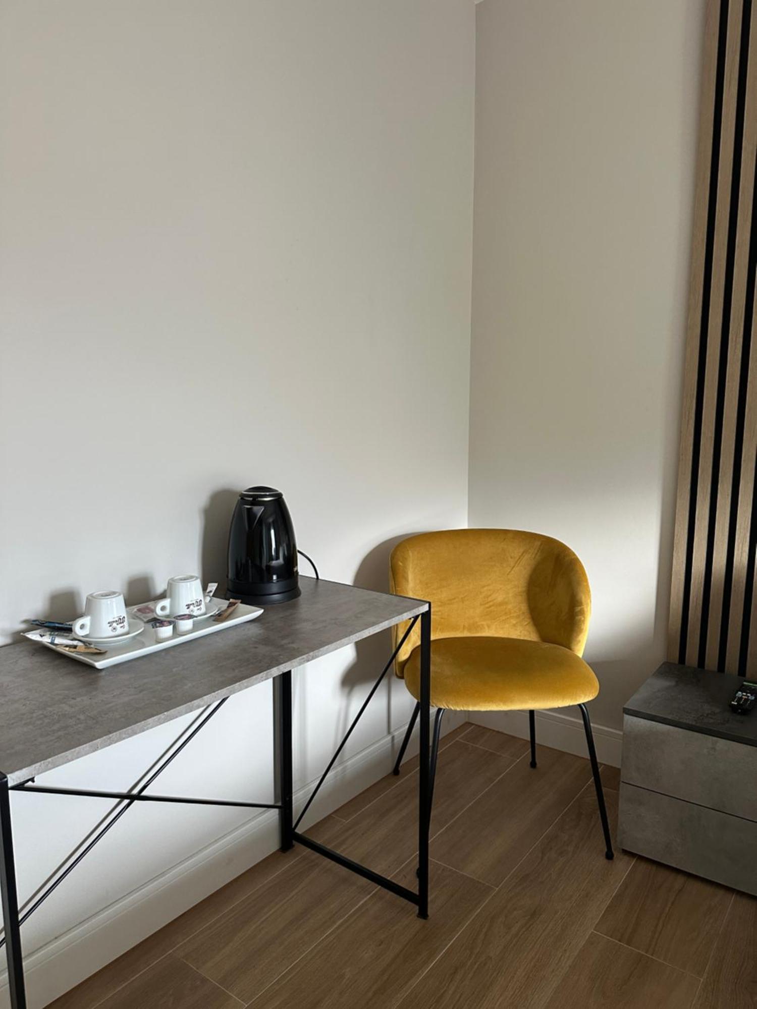Hostal Fronton Alcobendas Eksteriør bilde