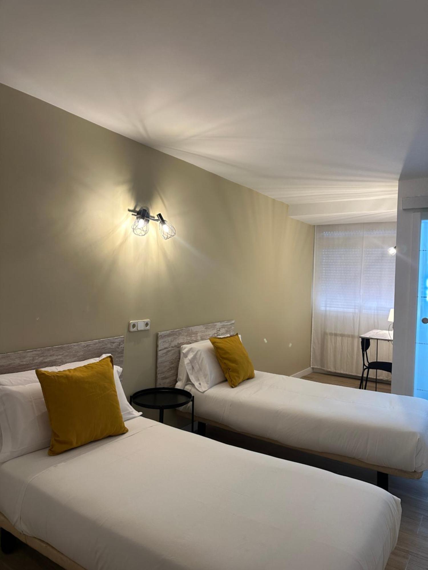 Hostal Fronton Alcobendas Eksteriør bilde