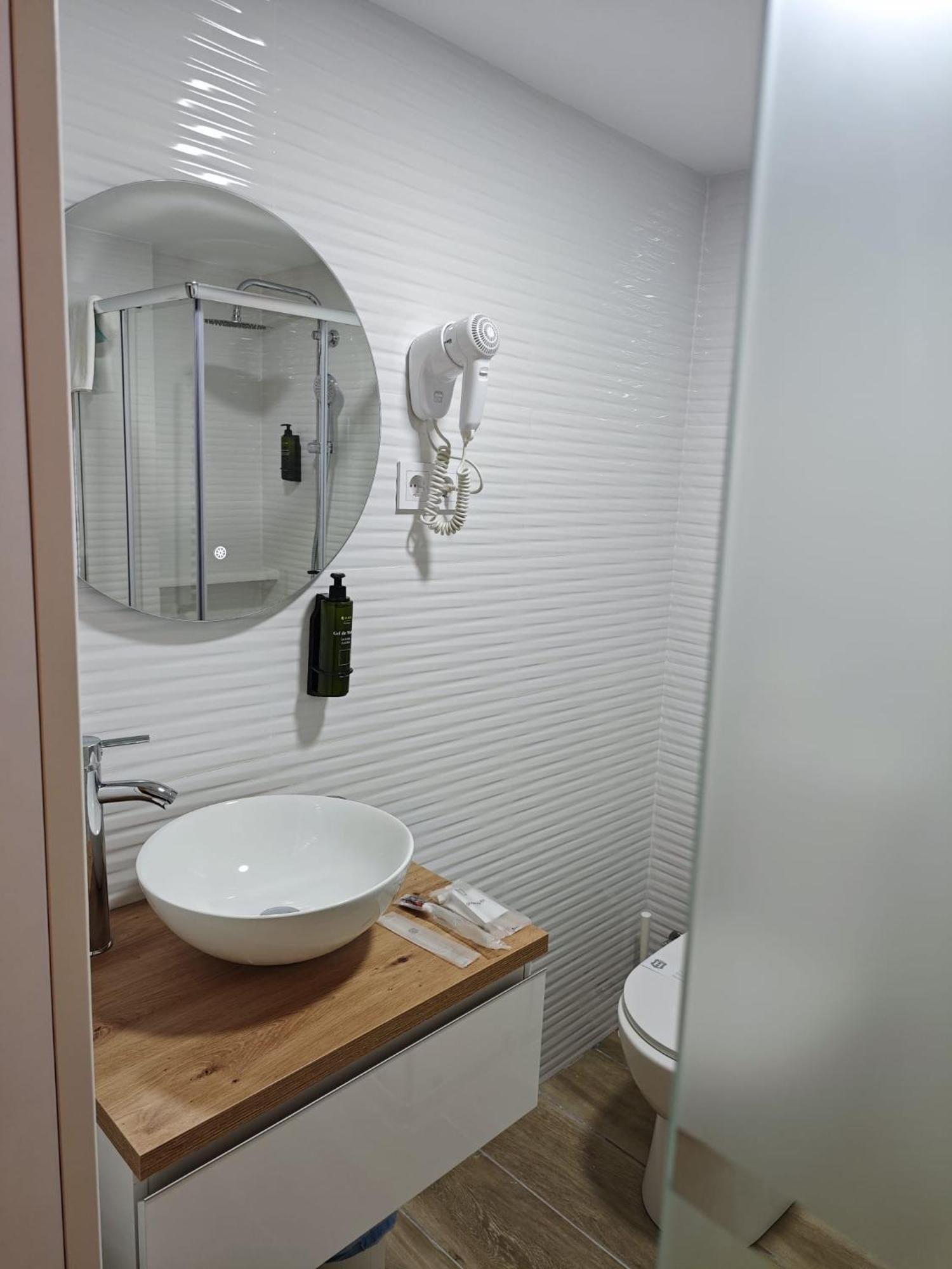 Hostal Fronton Alcobendas Eksteriør bilde